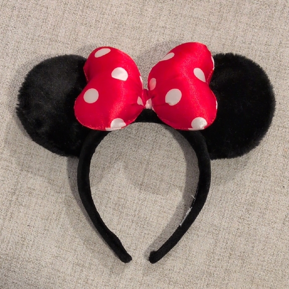 Fuzzy Minnie Ears - Picture 1 of 2